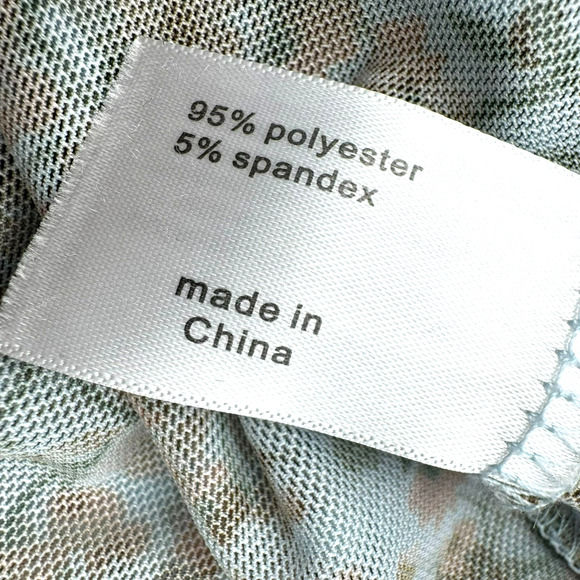 LANE BRYANT Women 26/28 3x Blue Pink Ditsy Floral Peasant Top Lightweight Strech - Picture 5 of 9